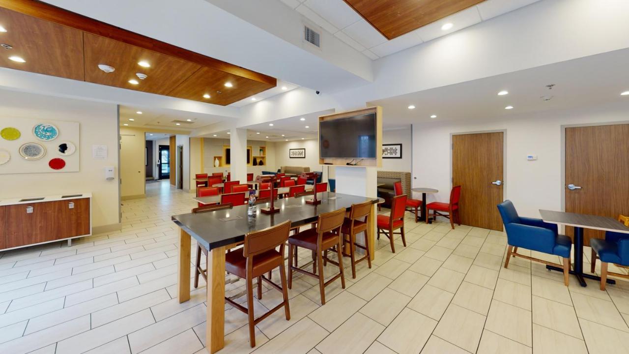 Holiday Inn Express South Burlington By Ihg Esterno foto