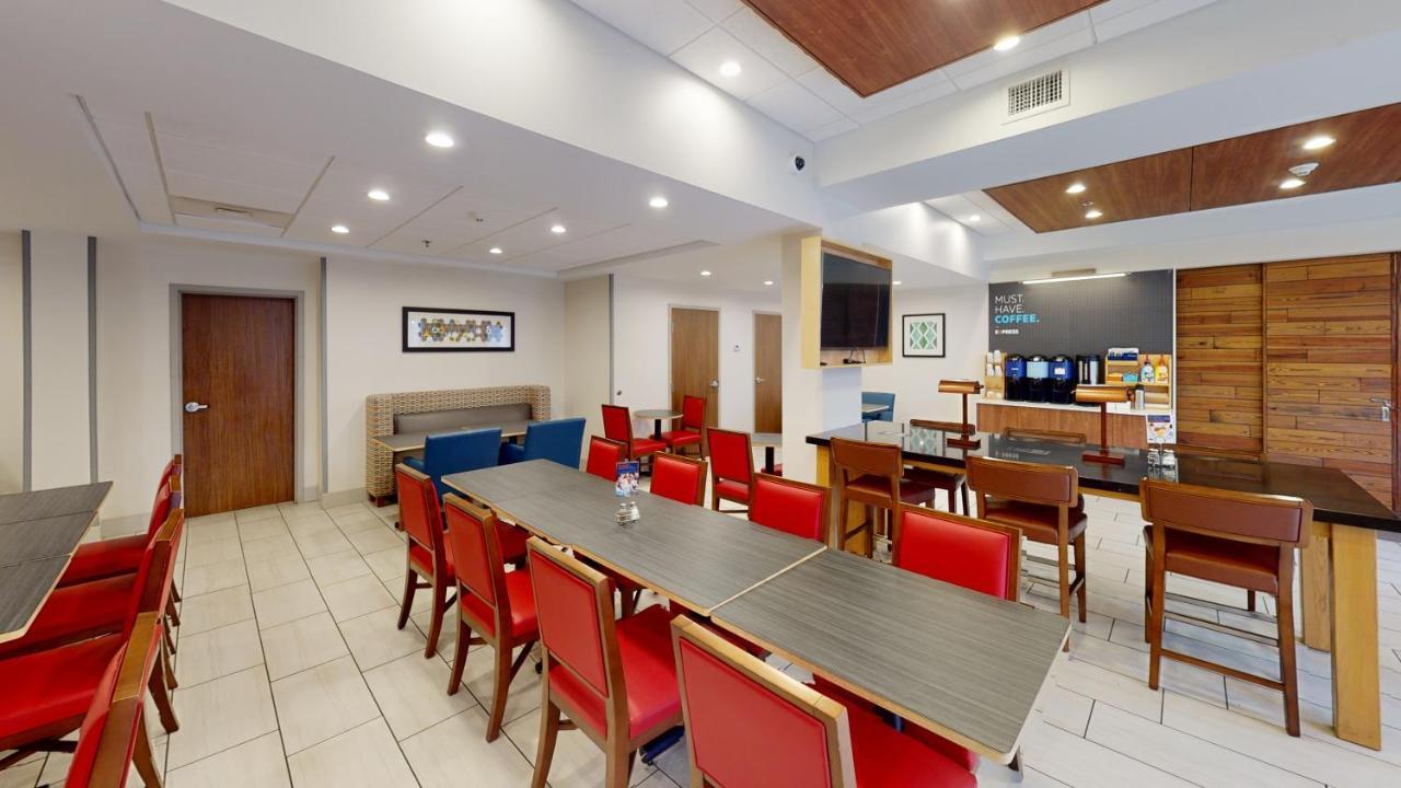 Holiday Inn Express South Burlington By Ihg Esterno foto